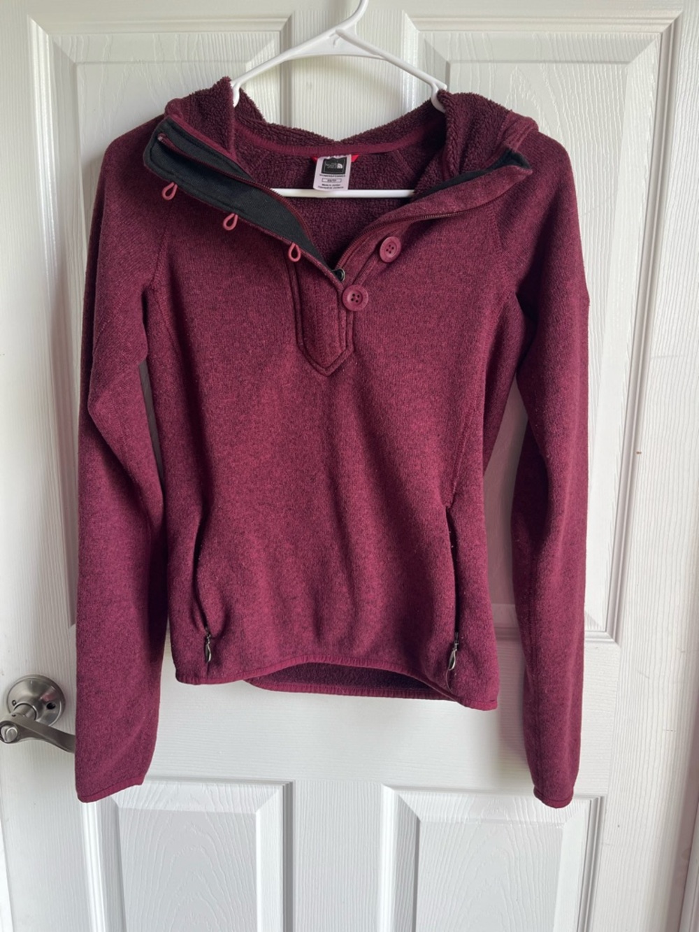 The North Face Women's Burgundy Hooded Fleece Pullover